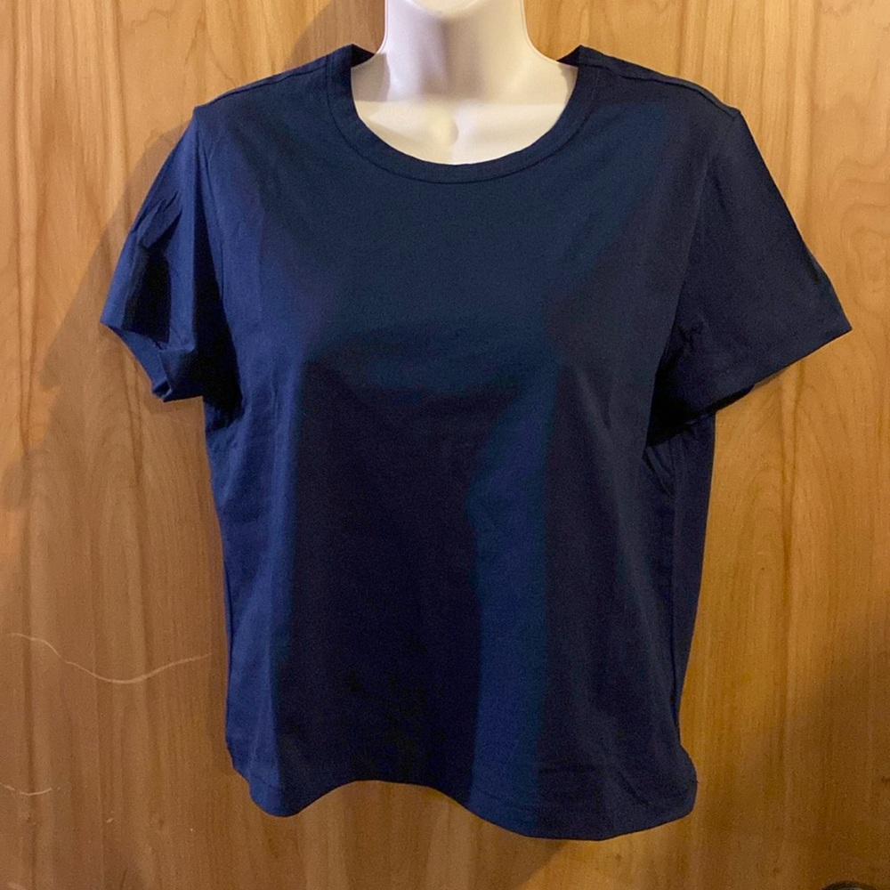 NWT GAP 💯 organic cotton navy cropped tee